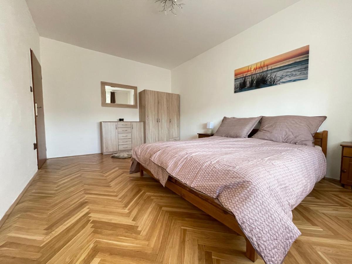 Apartman Jnj Velkomoravska أولوموك المظهر الخارجي الصورة