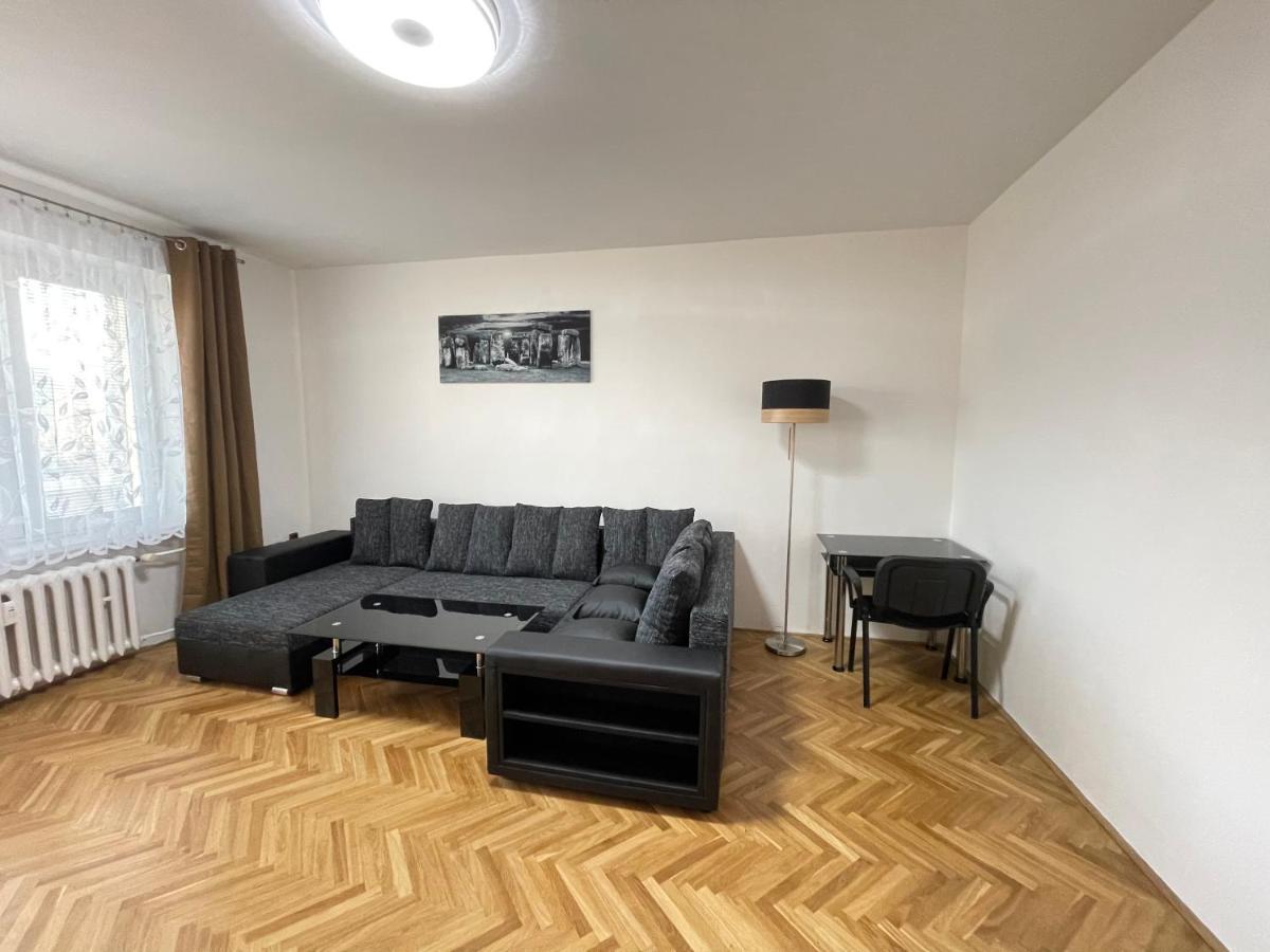 Apartman Jnj Velkomoravska أولوموك المظهر الخارجي الصورة