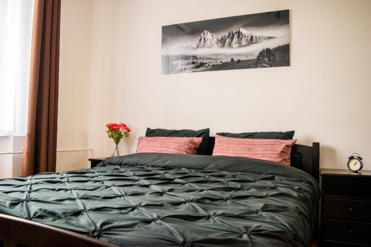 Apartman Jnj Velkomoravska أولوموك المظهر الخارجي الصورة