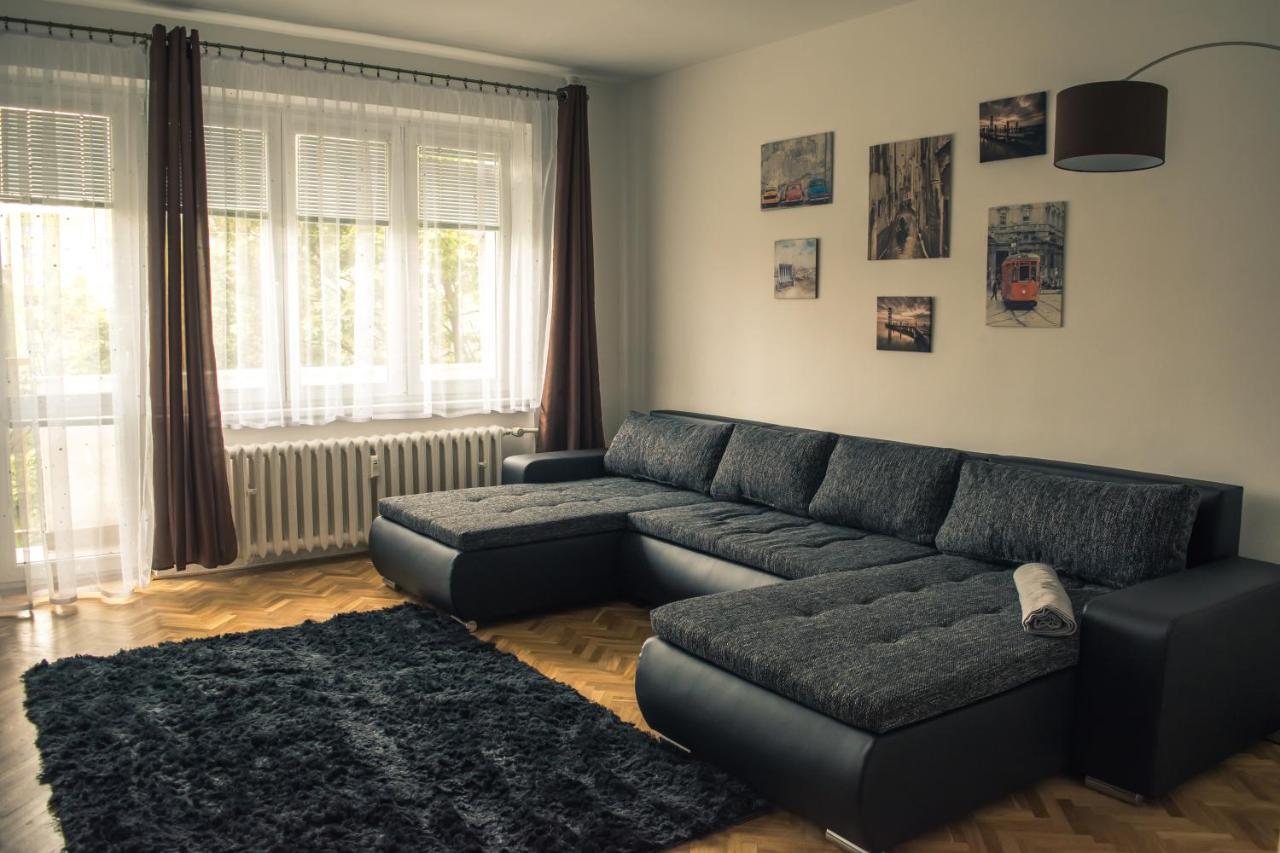 Apartman Jnj Velkomoravska أولوموك المظهر الخارجي الصورة